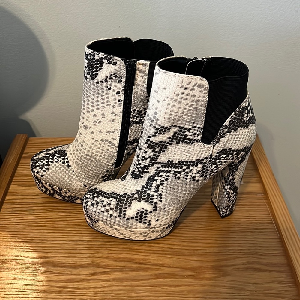 NWOT snake print ankle booties